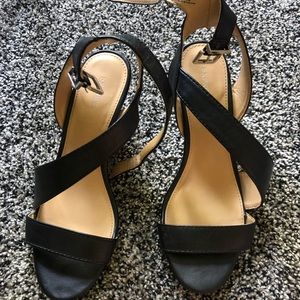 Black strappy wedges